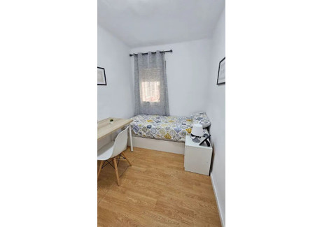 Mieszkanie do wynajęcia - Avinguda del Jordà Barcelona, Hiszpania, 80 m², 464 USD (1780 PLN), NET-95549905