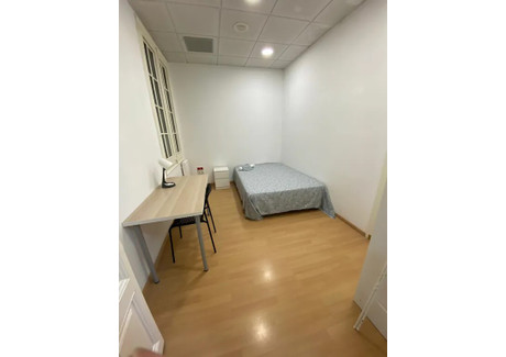 Mieszkanie do wynajęcia - Carrer de Casp Barcelona, Hiszpania, 280 m², 555 USD (2135 PLN), NET-95865002