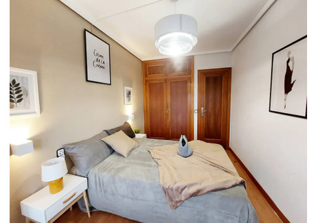 Mieszkanie do wynajęcia - Calle de Beatriz de Bobadilla Madrid, Hiszpania, 190 m², 643 USD (2534 PLN), NET-95865111