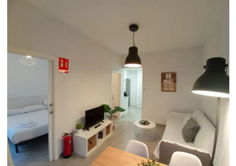 Mieszkanie do wynajęcia - Calle de la Palma Madrid, Hiszpania, 50 m², 3526 USD (14 210 PLN), NET-95921851