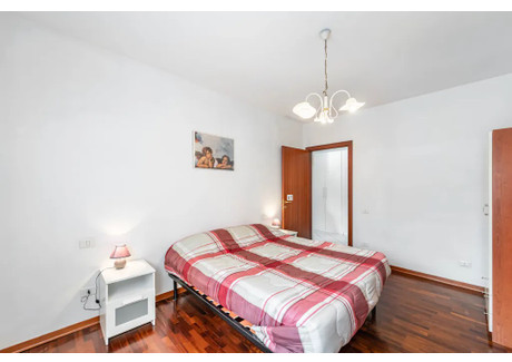 Mieszkanie do wynajęcia - Via Decumana Bologna, Włochy, 65 m², 1244 USD (5099 PLN), NET-96040083