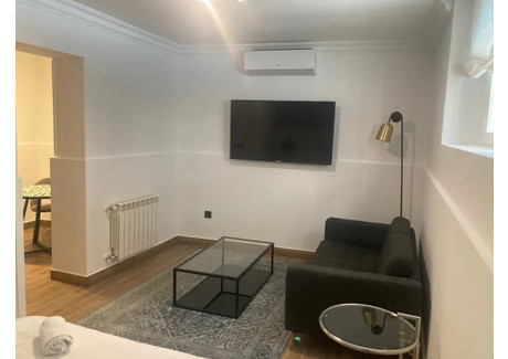 Mieszkanie do wynajęcia - Calle de Saavedra Fajardo Madrid, Hiszpania, 40 m², 3879 USD (14 896 PLN), NET-96159201