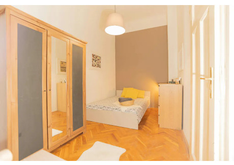 Mieszkanie do wynajęcia - Deák Ferenc utca Budapest, Węgry, 98 m², 392 USD (1602 PLN), NET-96319459