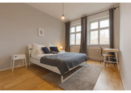 Mieszkanie do wynajęcia - Gubener Straße Berlin, Niemcy, 57 m², 1019 USD (4106 PLN), NET-96367032