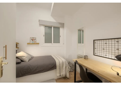 Mieszkanie do wynajęcia - Carrer de Balmes Barcelona, Hiszpania, 134 m², 859 USD (3386 PLN), NET-96542804