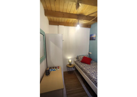 Mieszkanie do wynajęcia - Carrer de Sant Joan de Malta Barcelona, Hiszpania, 140 m², 464 USD (1780 PLN), NET-96637377