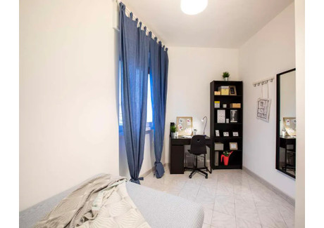 Mieszkanie do wynajęcia - Via Melchiorre Delfico Milan, Włochy, 80 m², 896 USD (3575 PLN), NET-96665311