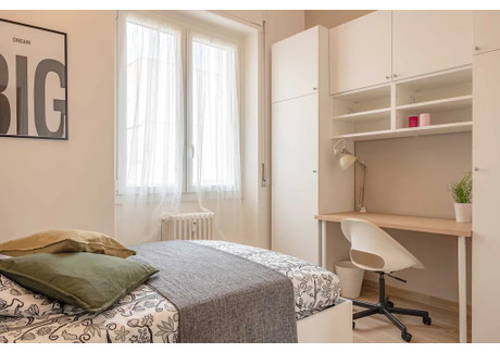 Mieszkanie do wynajęcia - Via Val Strona Milan, Włochy, 70 m², 677 USD (2669 PLN), NET-96745685