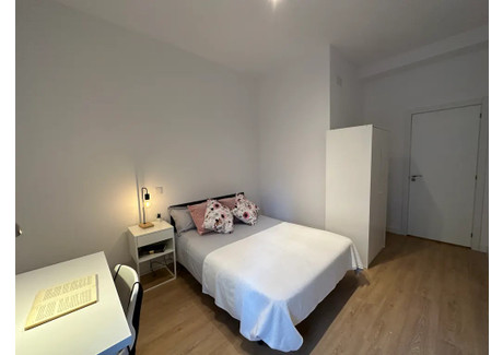 Mieszkanie do wynajęcia - Calle del Doctor Esquerdo Madrid, Hiszpania, 17 m², 841 USD (3315 PLN), NET-96810612