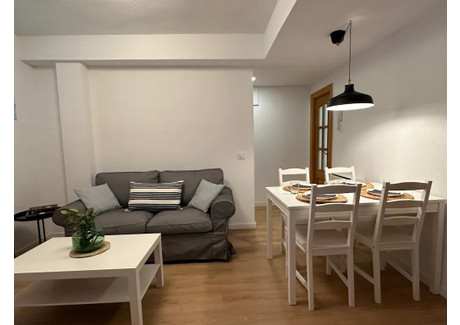 Mieszkanie do wynajęcia - Calle de Thader Madrid, Hiszpania, 91 m², 1810 USD (6950 PLN), NET-96810624