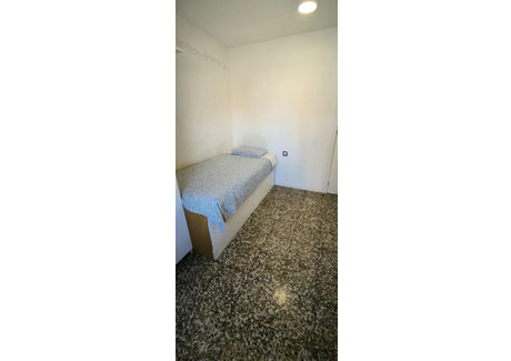 Mieszkanie do wynajęcia - Carrer de Santa Albina Barcelona, Hiszpania, 140 m², 576 USD (2354 PLN), NET-96810823