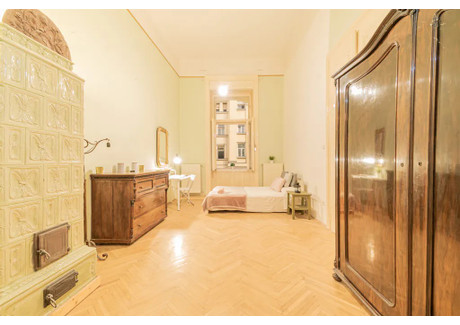 Mieszkanie do wynajęcia - Liszt Ferenc tér Budapest, Węgry, 100 m², 352 USD (1415 PLN), NET-96840590