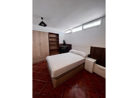 Dom do wynajęcia - Calle de Josefina Carabias Madrid, Hiszpania, 320 m², 461 USD (1855 PLN), NET-96840647
