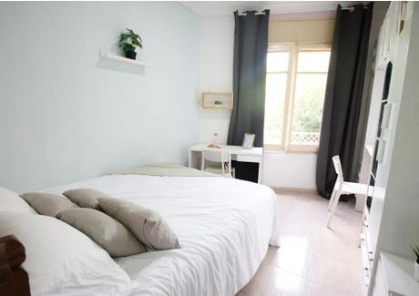 Mieszkanie do wynajęcia - Carrer del Cinca Barcelona, Hiszpania, 85 m², 562 USD (2214 PLN), NET-96840649