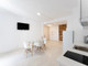 Mieszkanie do wynajęcia - Calle de Orense Madrid, Hiszpania, 190 m², 857 USD (3498 PLN), NET-96875375