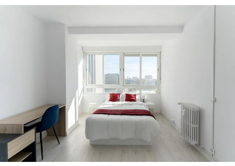 Mieszkanie do wynajęcia - Calle de Orense Madrid, Hiszpania, 190 m², 911 USD (3589 PLN), NET-96875396