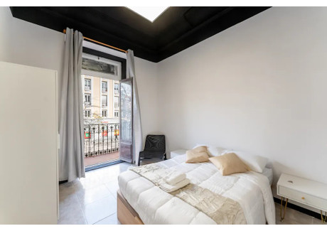 Mieszkanie do wynajęcia - Calle de Sagasta Madrid, Hiszpania, 320 m², 919 USD (3619 PLN), NET-96875456