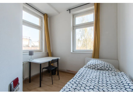 Mieszkanie do wynajęcia - Petersburger Straße Berlin, Niemcy, 97 m², 791 USD (3092 PLN), NET-96873721