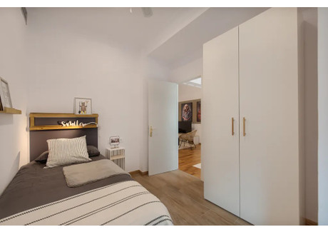 Mieszkanie do wynajęcia - Carrer de Balmes Barcelona, Hiszpania, 131 m², 927 USD (3651 PLN), NET-96908577