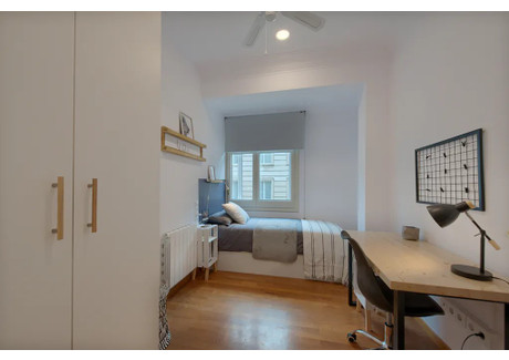 Mieszkanie do wynajęcia - Carrer de Balmes Barcelona, Hiszpania, 131 m², 857 USD (3290 PLN), NET-96908588