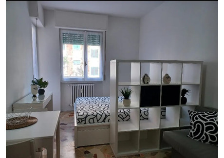 Mieszkanie do wynajęcia - Via Lorenteggio Milan, Włochy, 45 m², 980 USD (4066 PLN), NET-96930291