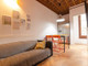 Mieszkanie do wynajęcia - Carrer de Santa Anna Barcelona, Hiszpania, 250 m², 808 USD (3185 PLN), NET-96957348