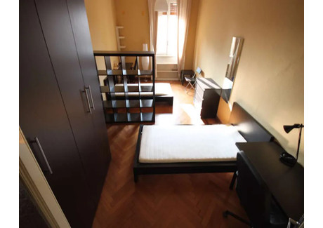 Mieszkanie do wynajęcia - Piazza Maria Adelaide di Savoia Milan, Włochy, 130 m², 890 USD (3576 PLN), NET-96957846