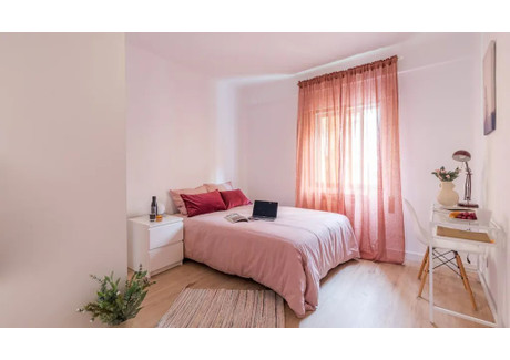 Mieszkanie do wynajęcia - Calle de Marcelo Usera Madrid, Hiszpania, 90 m², 565 USD (2256 PLN), NET-96989118