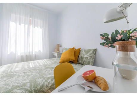 Mieszkanie do wynajęcia - Calle de Castilla Madrid, Hiszpania, 67 m², 547 USD (2156 PLN), NET-96989120