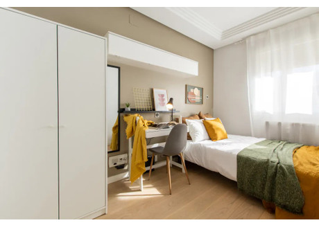 Mieszkanie do wynajęcia - Calle del Alcalde Sáinz de Baranda Madrid, Hiszpania, 160 m², 539 USD (2170 PLN), NET-97060086