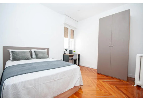 Mieszkanie do wynajęcia - Calle Blanca de Navarra Madrid, Hiszpania, 200 m², 815 USD (3211 PLN), NET-97094926