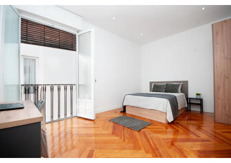 Mieszkanie do wynajęcia - Calle Blanca de Navarra Madrid, Hiszpania, 200 m², 860 USD (3465 PLN), NET-97094929