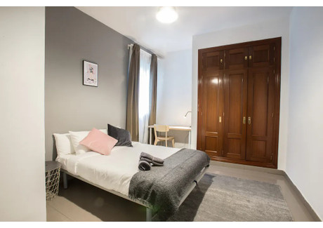 Mieszkanie do wynajęcia - Calle de la Colegiata Madrid, Hiszpania, 150 m², 718 USD (2830 PLN), NET-97111453