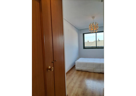 Mieszkanie do wynajęcia - Carrer Riu Jalón Valencia, Hiszpania, 90 m², 375 USD (1566 PLN), NET-97161649