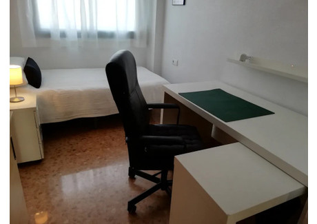 Mieszkanie do wynajęcia - Carrer Riu Jalón Valencia, Hiszpania, 90 m², 390 USD (1497 PLN), NET-97161712