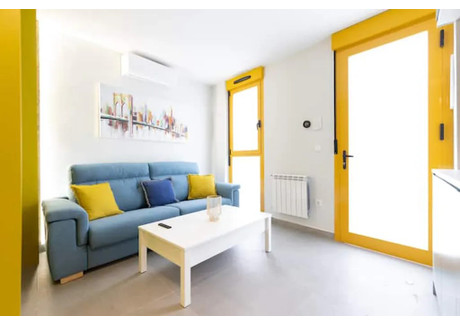 Mieszkanie do wynajęcia - Calle de Eugenio Caxes Madrid, Hiszpania, 30 m², 2495 USD (9831 PLN), NET-97234423