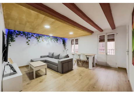 Mieszkanie do wynajęcia - Carrer dels Tallers Barcelona, Hiszpania, 55 m², 1644 USD (6430 PLN), NET-97319221