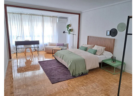 Mieszkanie do wynajęcia - Calle de Castelló Madrid, Hiszpania, 225 m², 944 USD (3784 PLN), NET-97349932