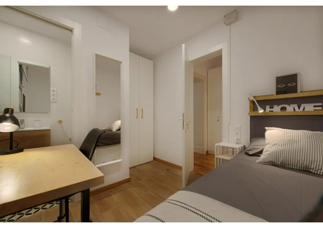 Mieszkanie do wynajęcia - Carrer de Balmes Barcelona, Hiszpania, 117 m², 1042 USD (4106 PLN), NET-97405398