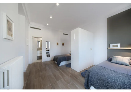 Mieszkanie do wynajęcia - Carrer de Balmes Barcelona, Hiszpania, 192 m², 788 USD (3105 PLN), NET-97405486