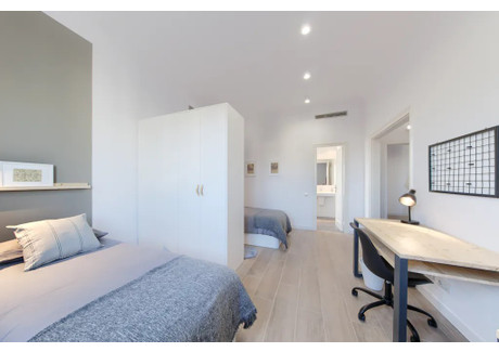 Mieszkanie do wynajęcia - Carrer de Balmes Barcelona, Hiszpania, 192 m², 786 USD (3096 PLN), NET-97405487
