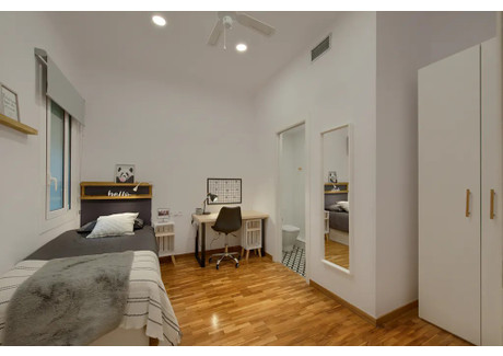 Mieszkanie do wynajęcia - Carrer de Balmes Barcelona, Hiszpania, 117 m², 1180 USD (4828 PLN), NET-97405511