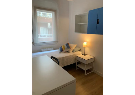 Mieszkanie do wynajęcia - Carrer del Topazi Barcelona, Hiszpania, 90 m², 904 USD (3625 PLN), NET-97403068