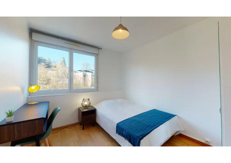 Mieszkanie do wynajęcia - Rue de Saint-Cyr Lyon, Francja, 85 m², 562 USD (2216 PLN), NET-97433473
