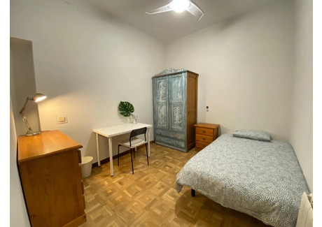 Mieszkanie do wynajęcia - Calle del Carmen Madrid, Hiszpania, 140 m², 555 USD (2135 PLN), NET-97742007