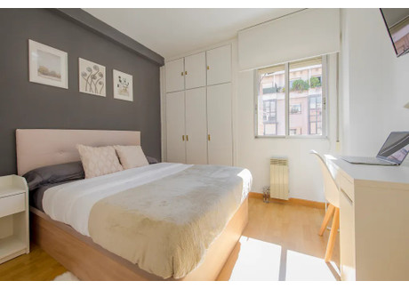 Mieszkanie do wynajęcia - Calle de Téllez Madrid, Hiszpania, 130 m², 530 USD (2136 PLN), NET-97742055