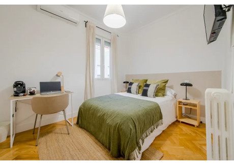 Mieszkanie do wynajęcia - Calle Doctor Castelo Madrid, Hiszpania, 180 m², 552 USD (2224 PLN), NET-97742088