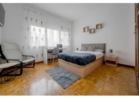 Mieszkanie do wynajęcia - Paseo de la Castellana Madrid, Hiszpania, 240 m², 800 USD (3129 PLN), NET-97805984