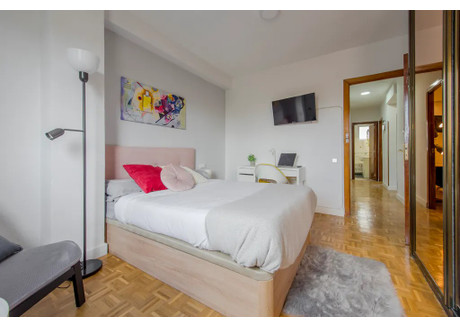 Mieszkanie do wynajęcia - Calle de la Estrella Polar Madrid, Hiszpania, 180 m², 526 USD (2118 PLN), NET-97805993