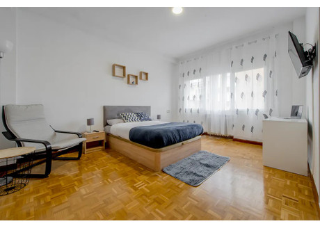 Mieszkanie do wynajęcia - Paseo de la Castellana Madrid, Hiszpania, 240 m², 751 USD (3115 PLN), NET-97806015